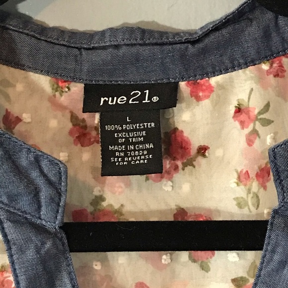 Cute Spring floral sheer shirt size Large - Picture 4 of 6